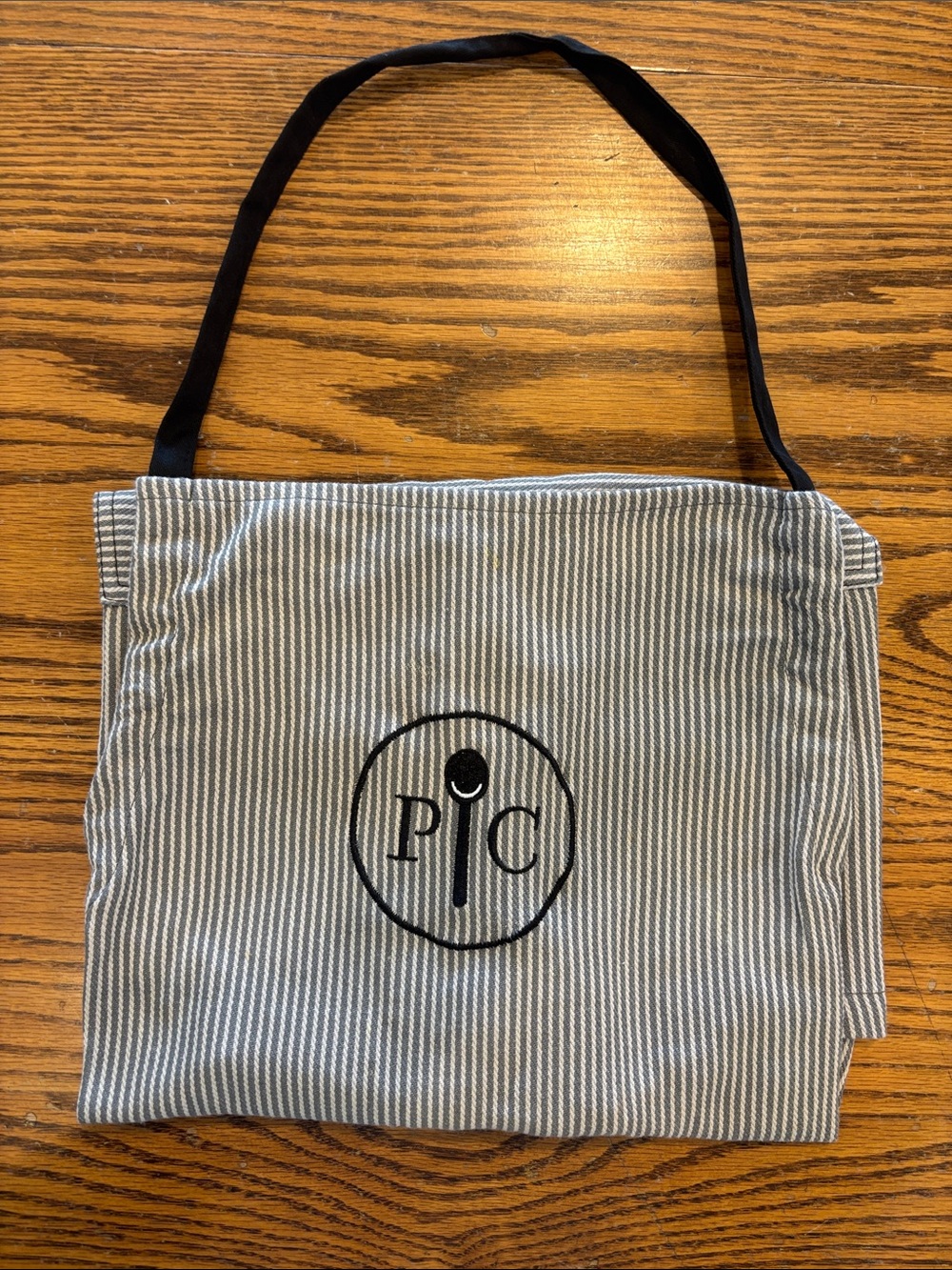 The Pampered Chef White & Gray Striped Consultant/Hostees Apron